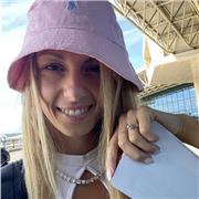 Laureata in architettura e in linguistica moderna, impartisce lezioni per aiuto compiti per ragazzi della scuola primaria e scuola secondaria di I e II grado